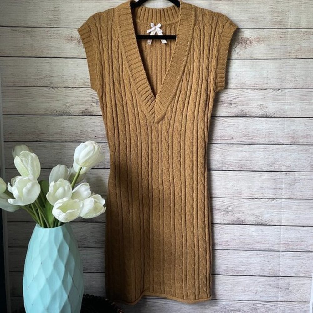Derek Heart Sweater Dress     KA10-2